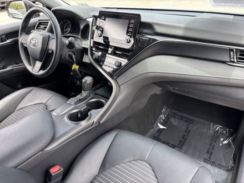 Used 2021 Toyota Camry SE FWD image 10