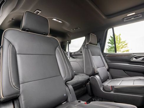 Used 2021 Chevrolet Tahoe Premier w/ Premium Package AWD/4WD image 21