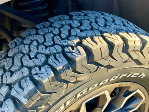 Used 2020 Chevrolet Colorado ZR2 image 16