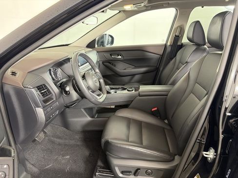 Certified 2023 Nissan Rogue SV w/ SV Premium B Package AWD/4WD image 6