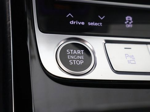 Used 2022 Audi A8 L 3.0T w/ Executive Package image 47