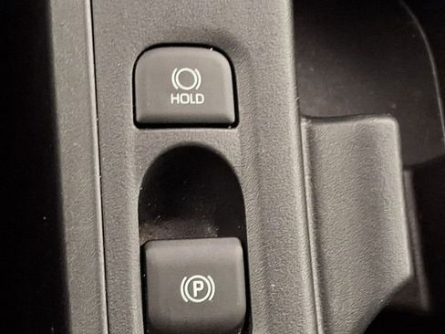 Certified 2025 Toyota Corolla LE FWD image 31