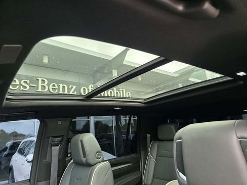 Used 2025 Cadillac Escalade ESV Premium Luxury w/ Touring Package AWD/4WD image 12