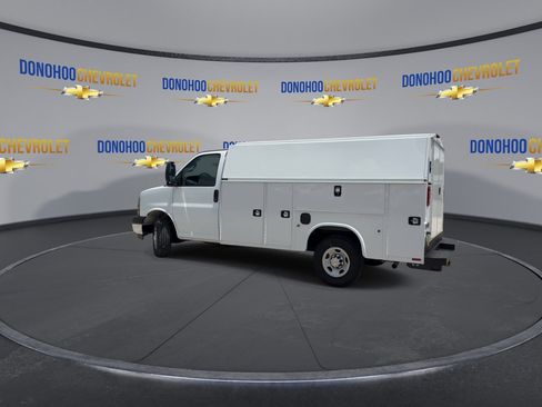 New 2025 Chevrolet Express 3500 w/ Power Convenience Package image 9