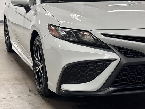 Used 2024 Toyota Camry SE w/ Convenience Package FWD image 5