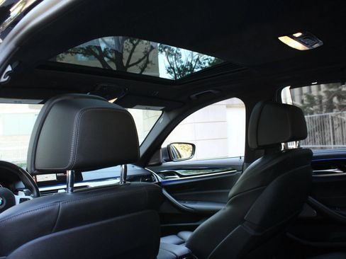 Used 2020 BMW M550i xDrive w/ Executive Package AWD/4WD image 20