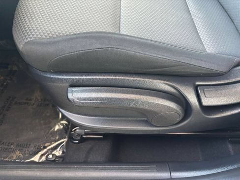Used 2025 Kia Soul LX w/ LX Technology Package FWD image 22