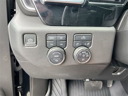 Used 2022 Chevrolet Silverado 1500 LT Trail Boss w/ Protection Package image 17