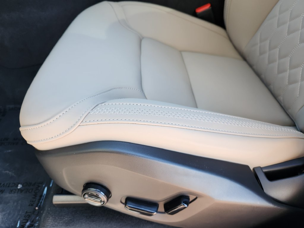 New 2027 Volvo XC90 T8 Plus AWD/4WD image 16
