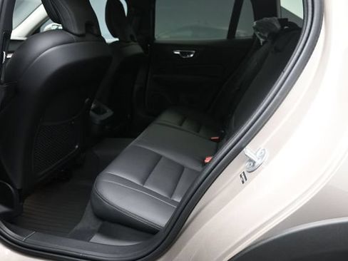 New 2026 Volvo V60 B5 Cross Country Plus w/ Protection Package Premier AWD/4WD image 21