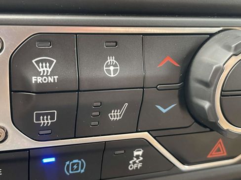 Used 2022 Jeep Wrangler Unlimited Sahara w/ Cold Weather Group image 6