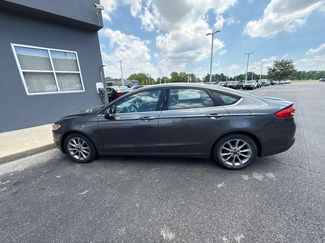 Used 2017 Ford Fusion SE w/ Fusion SE Technology Package FWD video 2