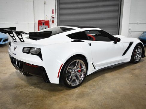 Used 2019 Chevrolet Corvette ZR1 RWD image 17