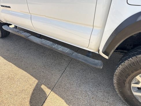 Used 2019 Toyota Tacoma TRD Off-Road AWD/4WD image 12