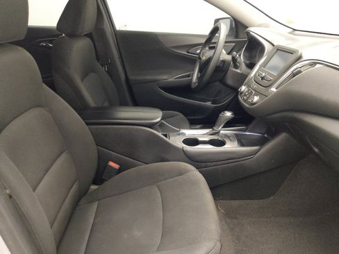 Used 2018 Chevrolet Malibu LT FWD image 21