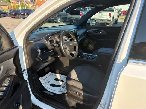 Used 2023 Chevrolet Traverse LT AWD/4WD image 11