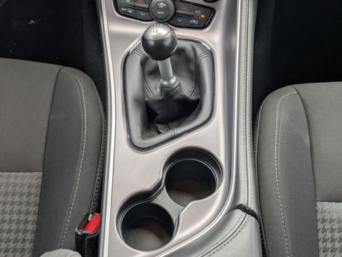 Used 2019 Dodge Challenger R/T w/ Blacktop Package image 18