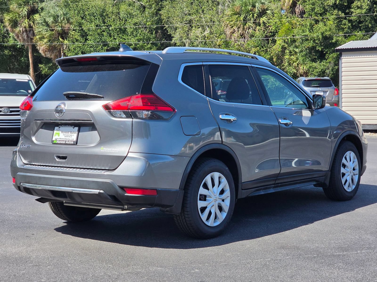 Used 2017 Nissan Rogue S w/ S Appearance Package FWD image 5