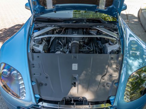 Used 2012 Aston Martin V8 Vantage S RWD image 26
