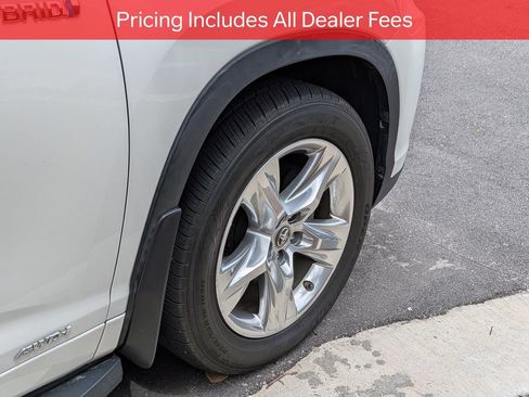 Used 2019 Toyota Highlander Limited AWD/4WD image 9
