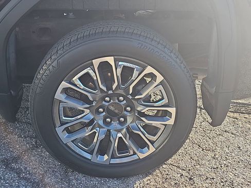 Certified 2023 GMC Sierra 1500 Denali Ultimate AWD/4WD image 39