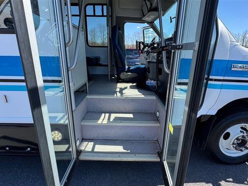 Used 2014 Ford E-450 and Econoline 450 Super Duty w/ Shuttle Bus Prep Package image 33