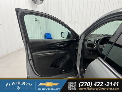 Used 2023 Chevrolet Equinox Premier AWD/4WD image 8