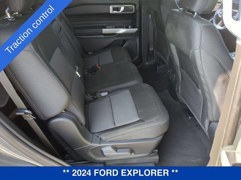 Used 2024 Ford Explorer XLT AWD/4WD image 22