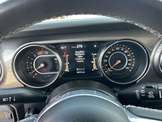 Used 2023 Jeep Wrangler Unlimited Sahara AWD/4WD image 14