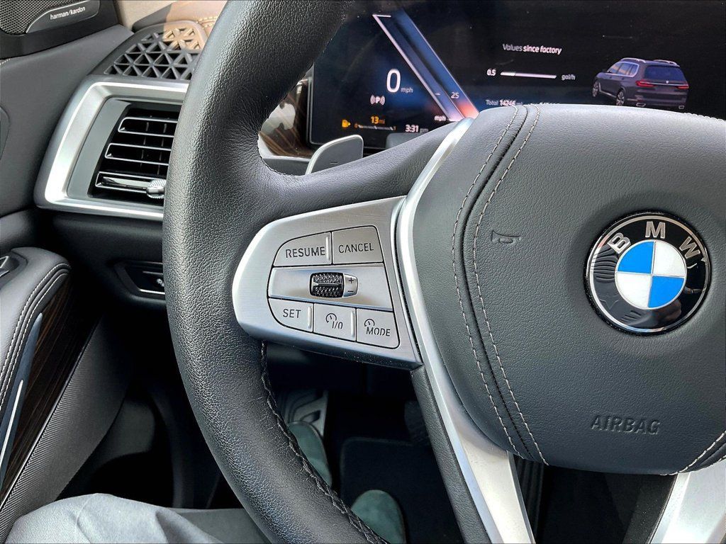 Used 2026 BMW X7 xDrive40i AWD/4WD image 13