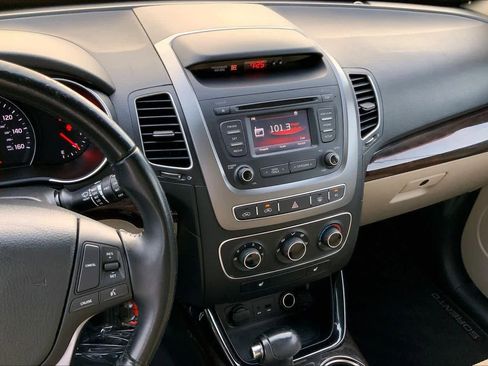 Used 2015 Kia Sorento LX FWD image 7