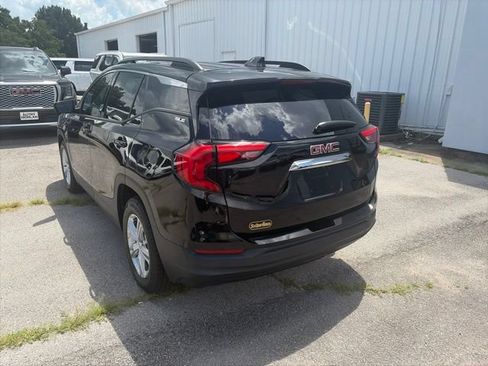 Used 2020 GMC Terrain SLE w/ Driver Convenience Package FWD image 4