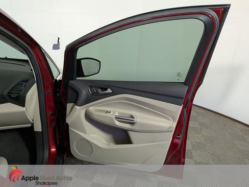 Used 2017 Ford C-MAX Titanium w/ Equipment Group 301A FWD image 33