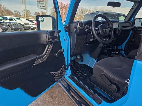 Used 2018 Jeep Wrangler Sport image 35