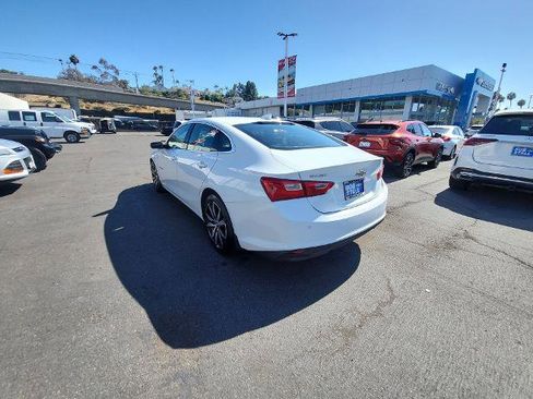 Used 2017 Chevrolet Malibu LT w/ Driver Confidence Package FWD image 6