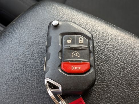 Used 2020 Jeep Wrangler Unlimited Sport S AWD/4WD image 32