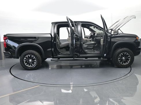 Used 2025 Chevrolet Silverado 1500 ZR2 w/ Technology Package image 85