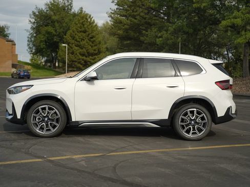 New 2026 BMW X1 xDrive28i w/ Convenience Package AWD/4WD image 2