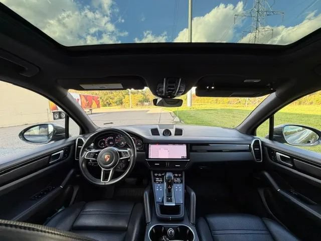 Used 2020 Porsche Cayenne AWD/4WD image 31
