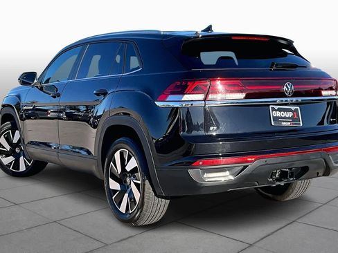 Used 2025 Volkswagen Atlas Cross Sport SE image 12