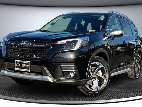 Used 2022 Subaru Forester Touring image 3