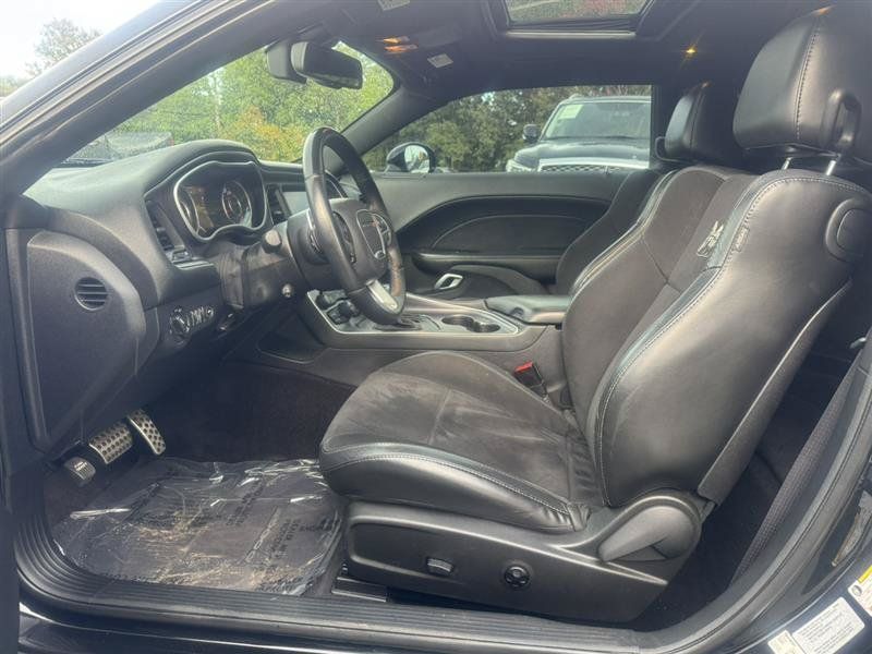 Used 2016 Dodge Challenger R/T Scat Pack w/ Leather Interior Group RWD image 16