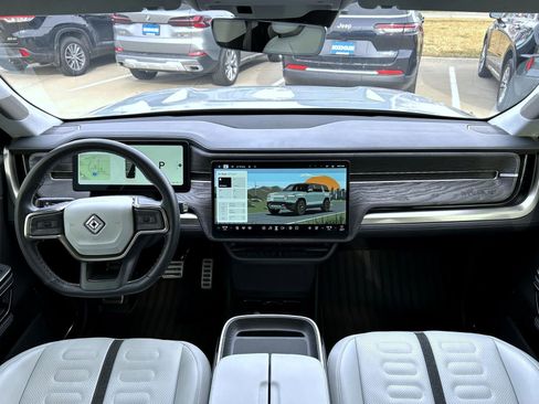 Used 2023 Rivian R1S Adventure image 12