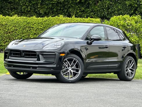 Used 2026 Porsche Macan image 1