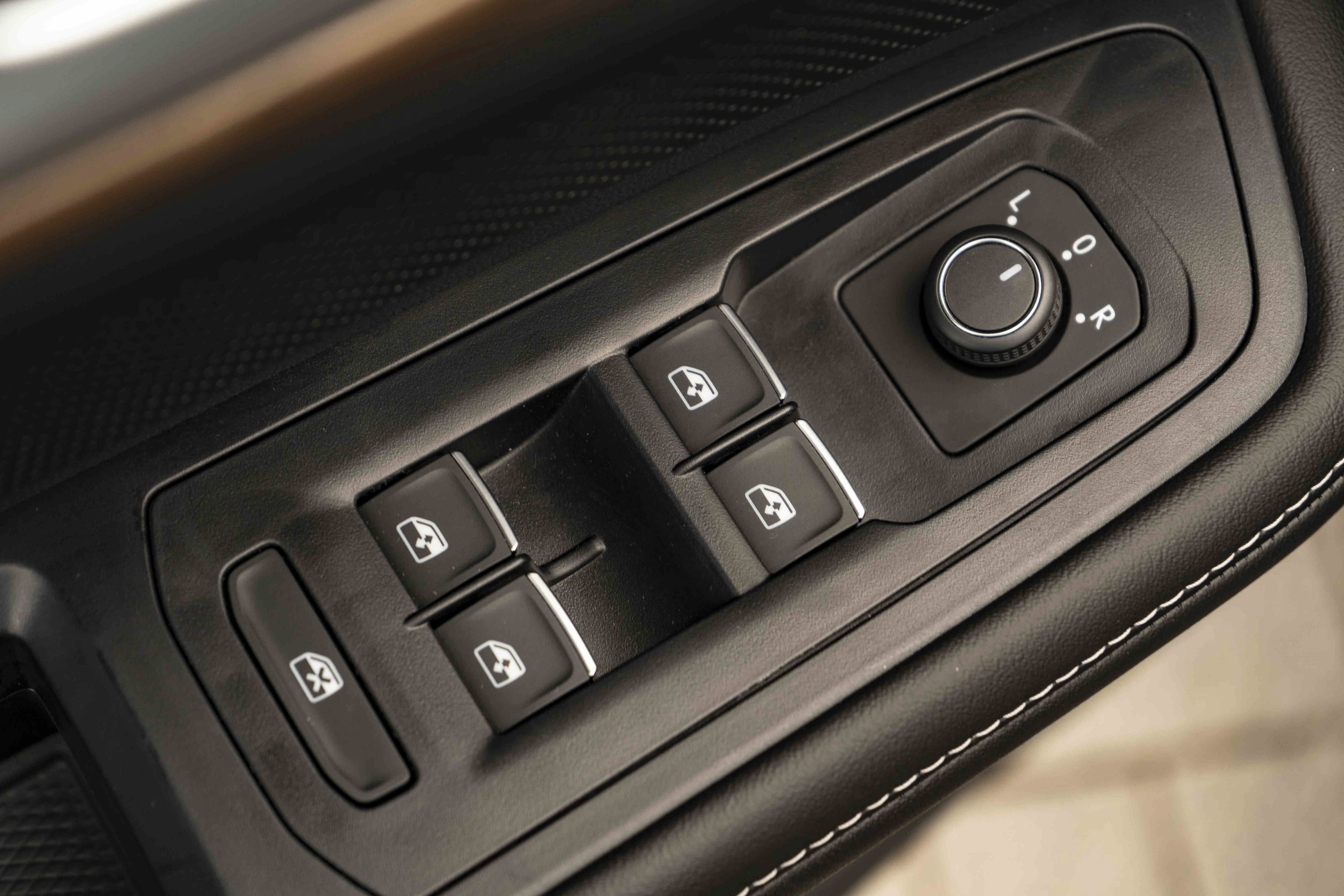 Certified 2026 Volkswagen Atlas SE FWD image 35