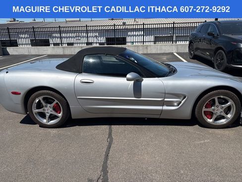 Used 2000 Chevrolet Corvette Convertible w/ Memory Pkg RWD image 3