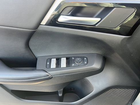 Used 2022 Mitsubishi Outlander SE image 16