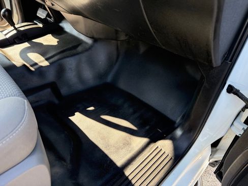 Used 2019 Chevrolet Silverado 2500 W/T AWD/4WD image 23