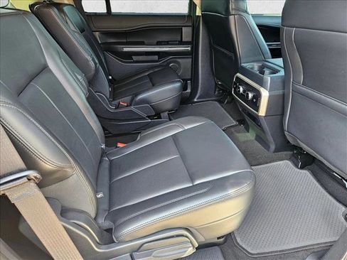 Used 2024 Ford Expedition XLT image 22