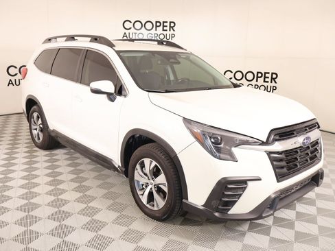 Used 2023 Subaru Ascent Premium AWD/4WD image 1